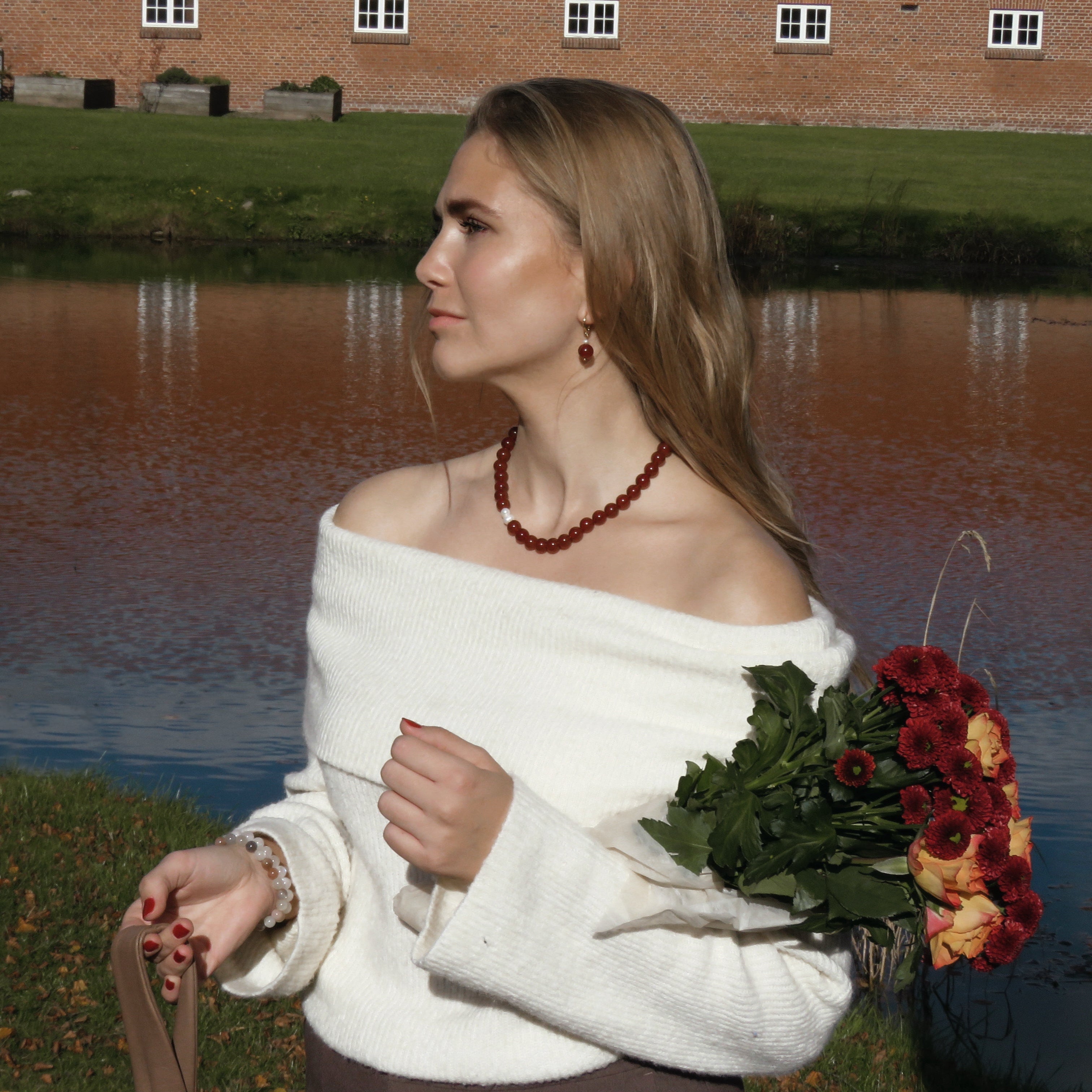 luz Red Agate Necklace